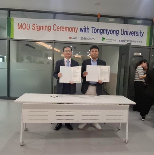 QCU Signs MOU with Tongmyong University in Busan, South Korea
